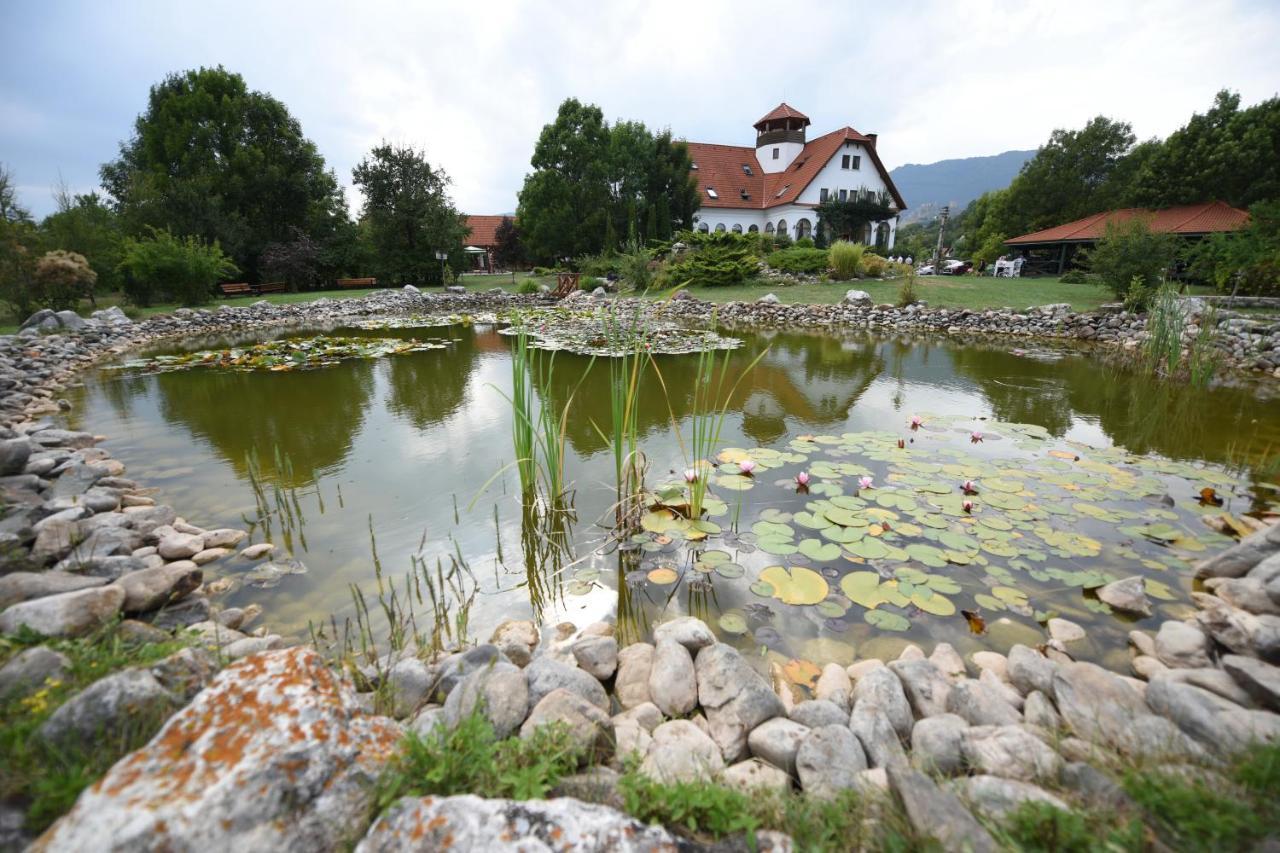Отель Conacul Secuiesc-Szekelyko Kuria Coltesti Экстерьер фото
